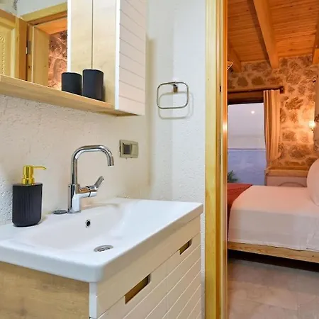 Vilă Canoezue 5 *