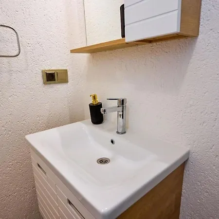 Vilă Canoezue 5 *
