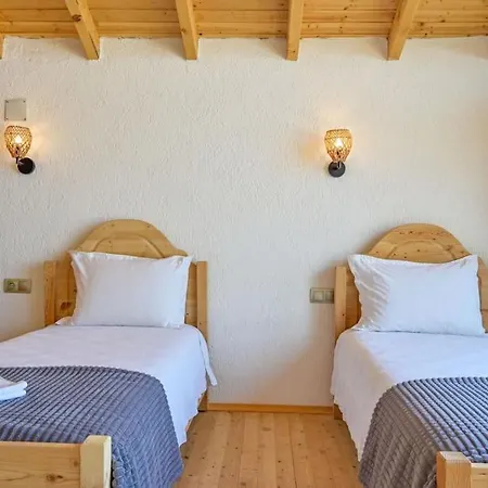 Vilă Canoezue 5 *