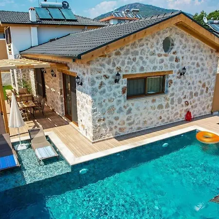 Canoezue 5 * فتحية